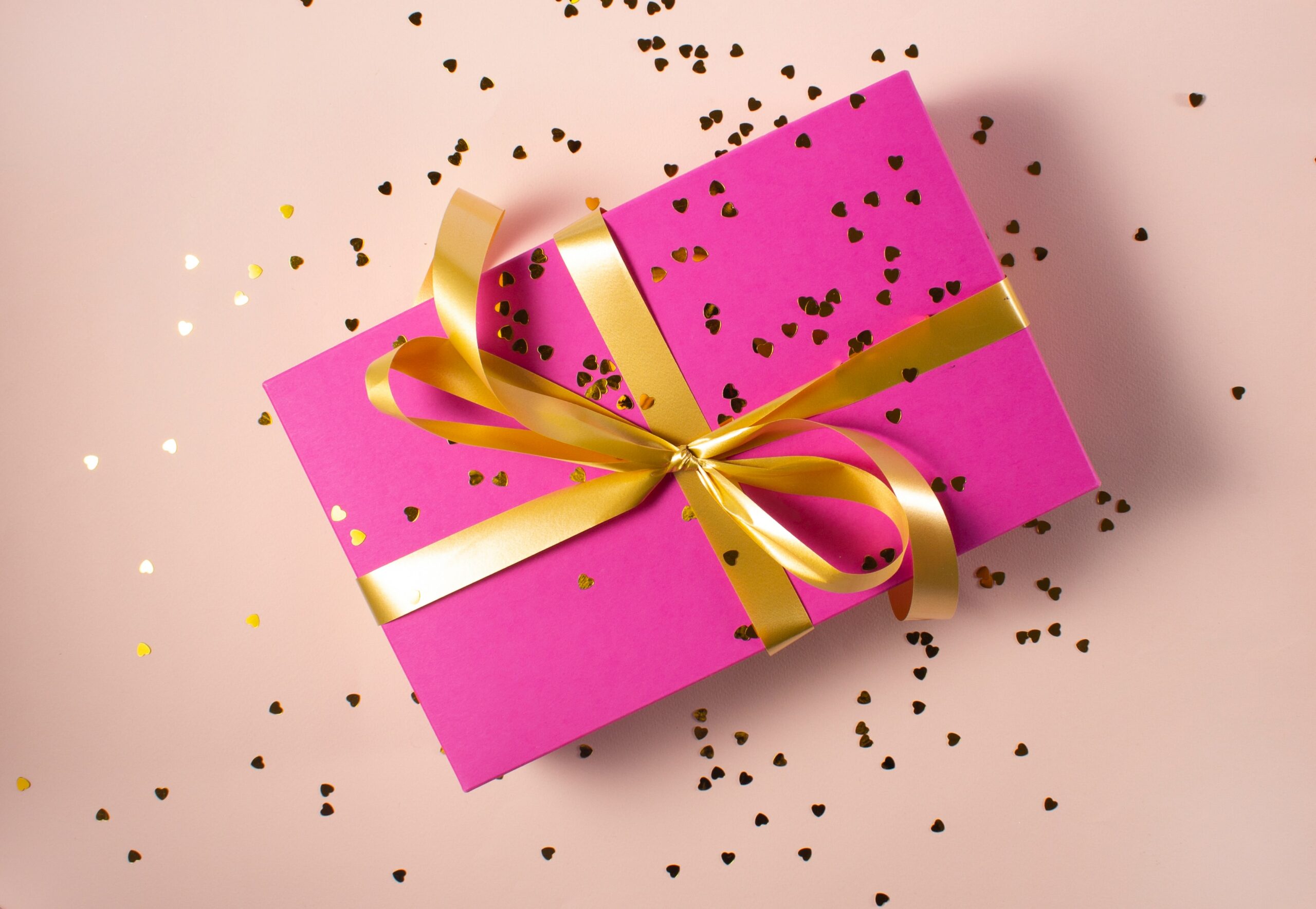 How to Create a Gift Campaign and Tips You Need to Know to Make It Successful
